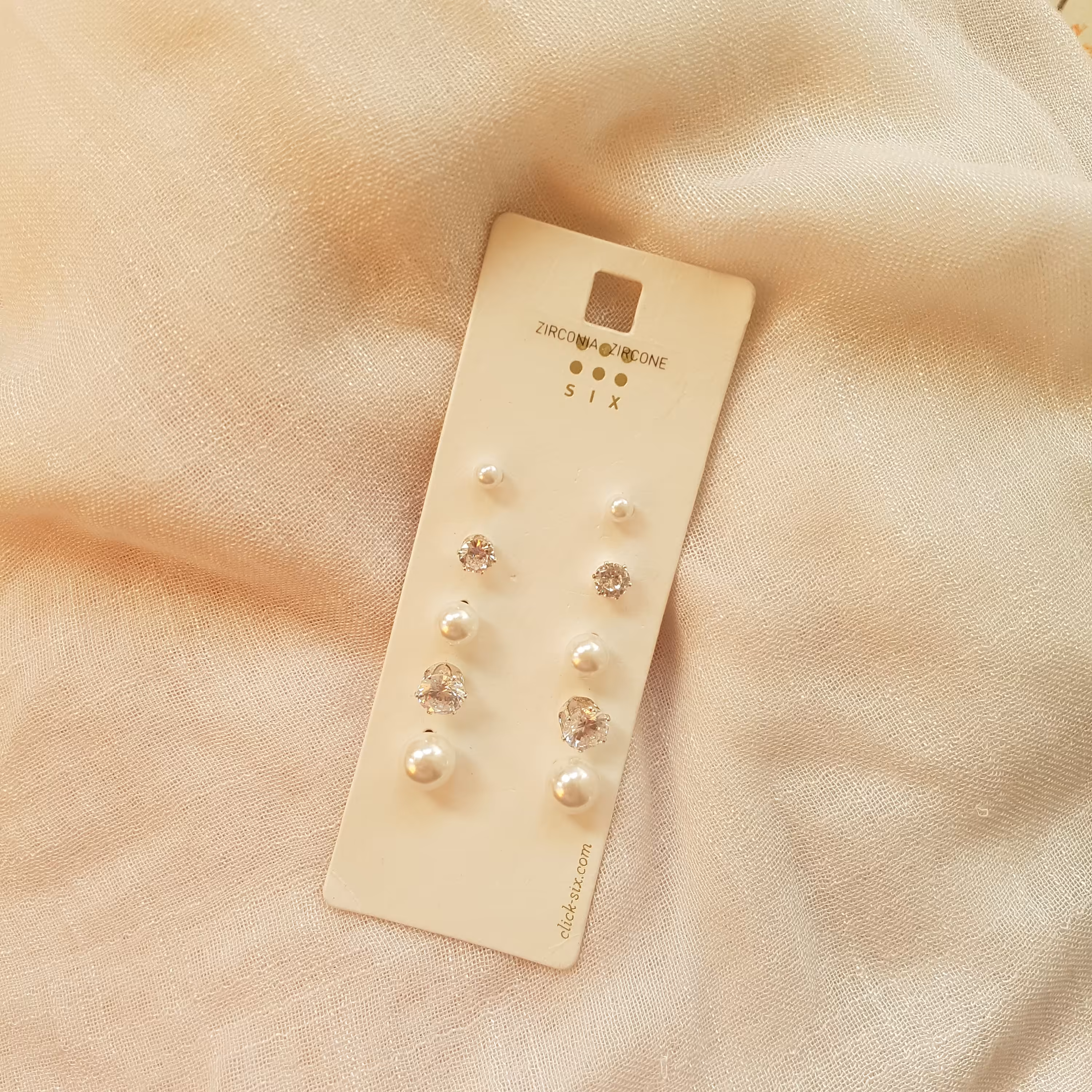 پک گوشواره میخی