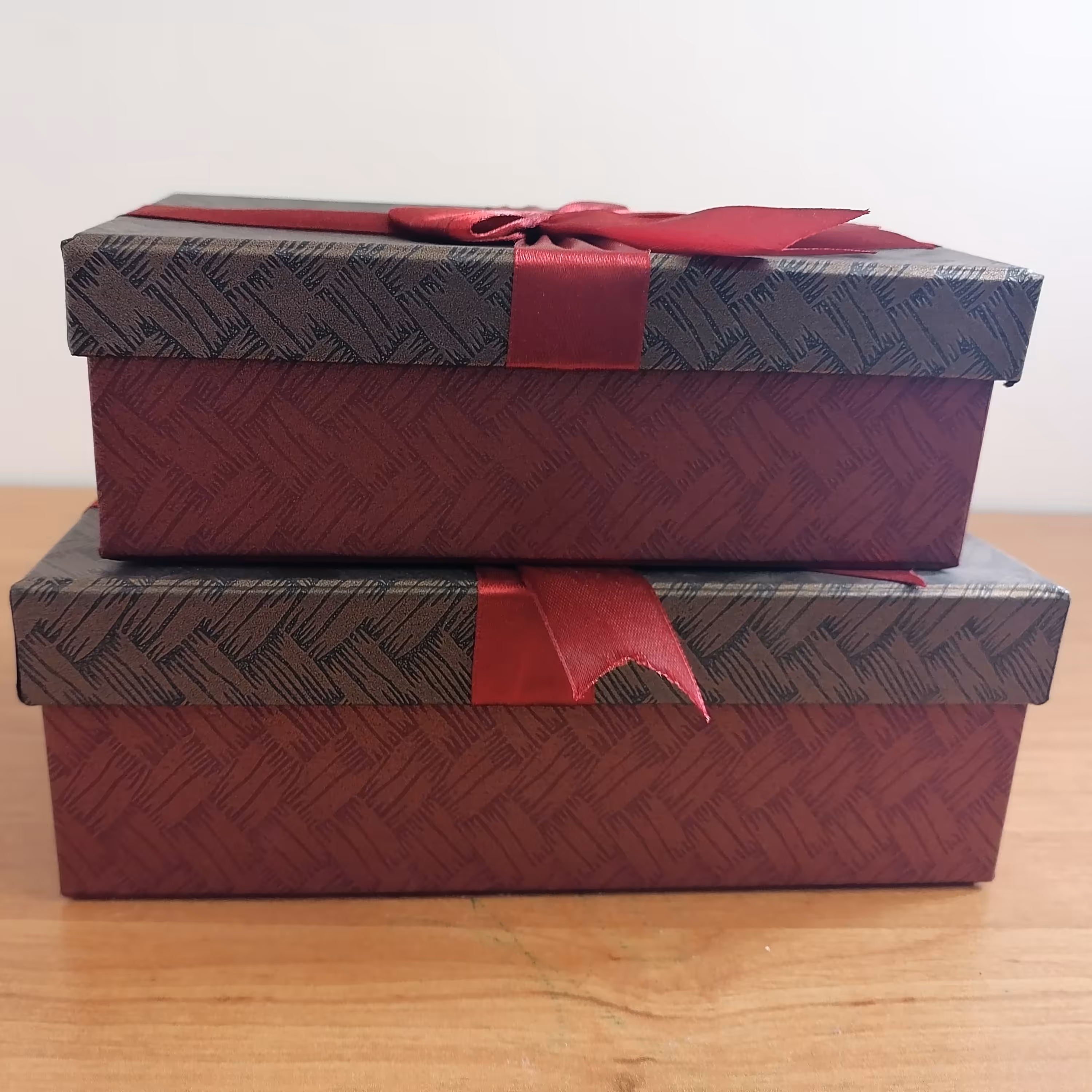 جعبه کادویی مستطیل شکل نمدیش