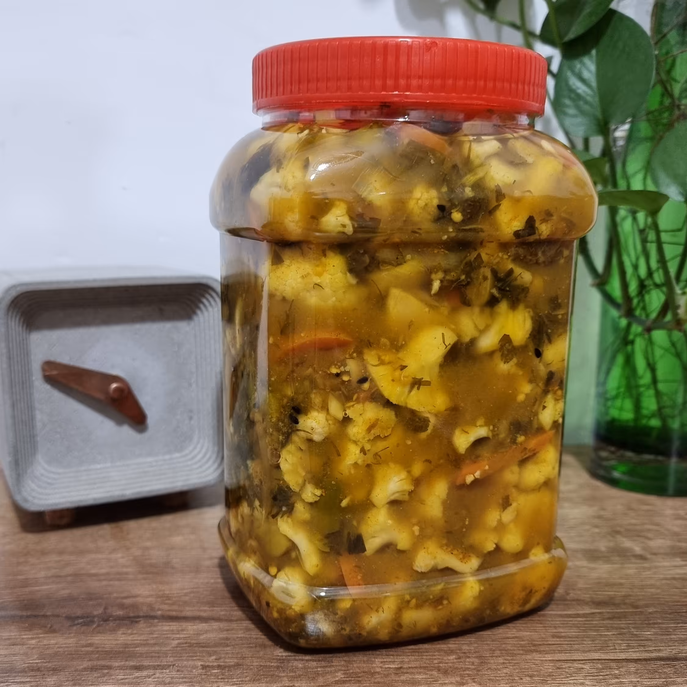 ترشی مخلوط  تازه جا افتاده 1.5 کیلویی