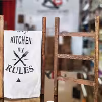 نردبان و دستمال آشپزخانه 
