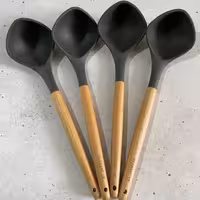 ملاقه سیلیکونی دسته چوبی الگانت ( 34 سانتی ) (پس کرایه)