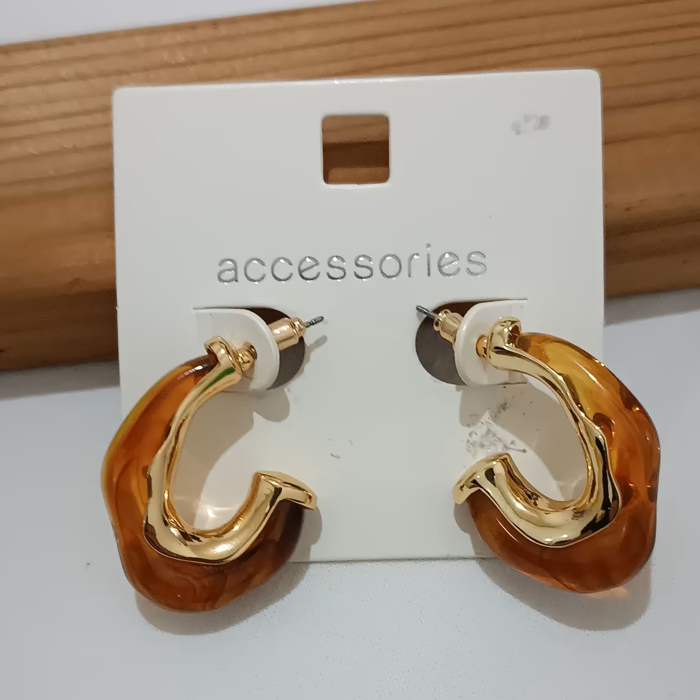 گوشواره میخی،  روکش طلا و ضد حساسیت،  بهترین گزینه برای هدیه به عزیزان