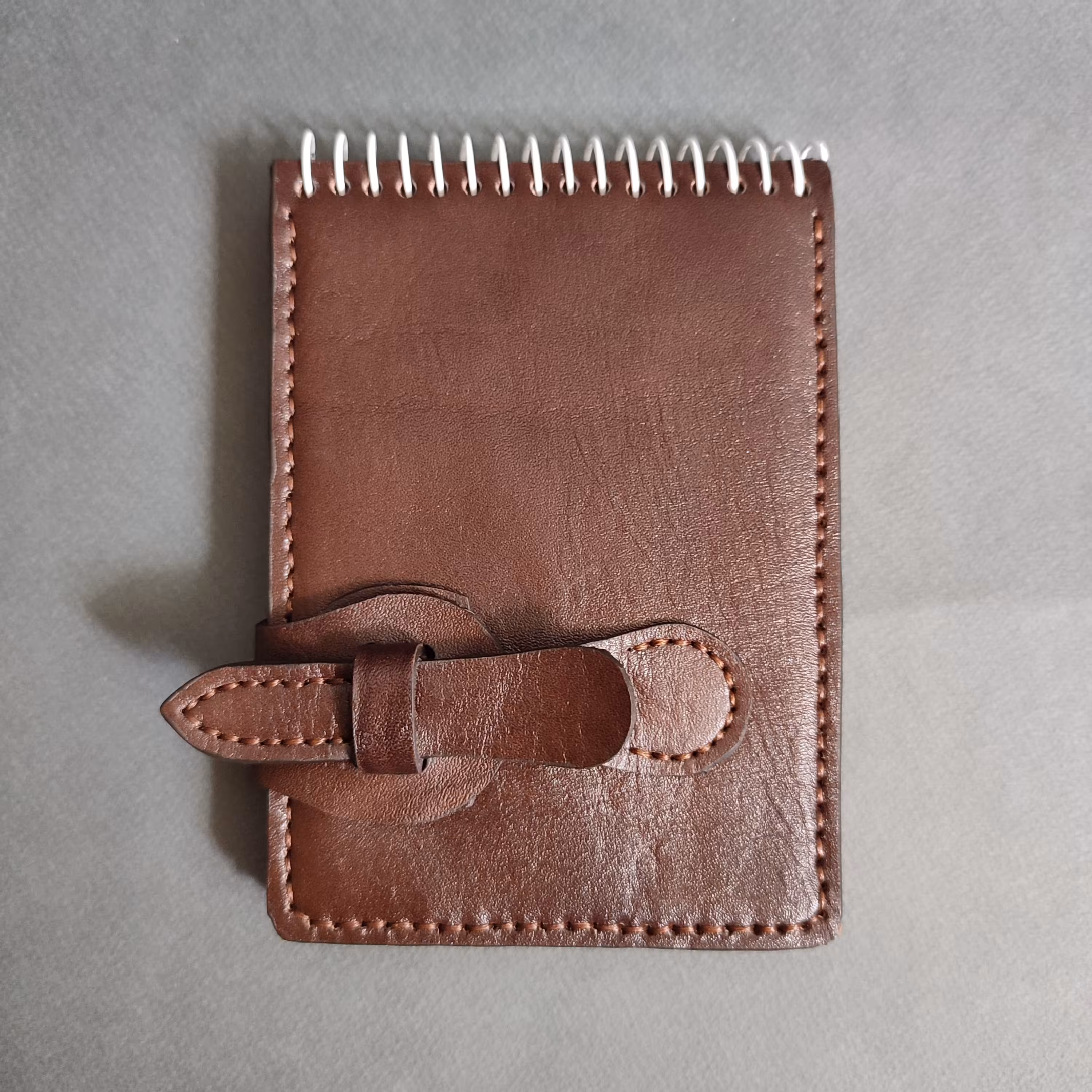 دفترچه یادداشت دست دوز و تمام چرم طبیعی 