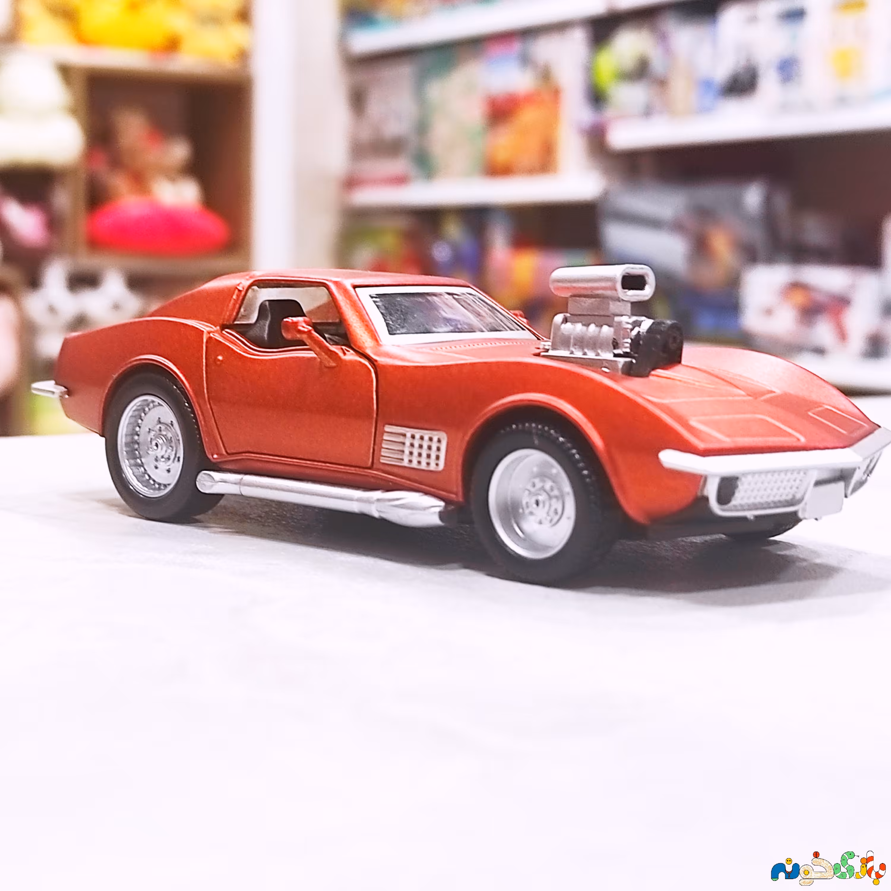 ماشین فلزی اسپورت کلاسیک وارداتی رنگ خاص توربو دار طول 11سانت 