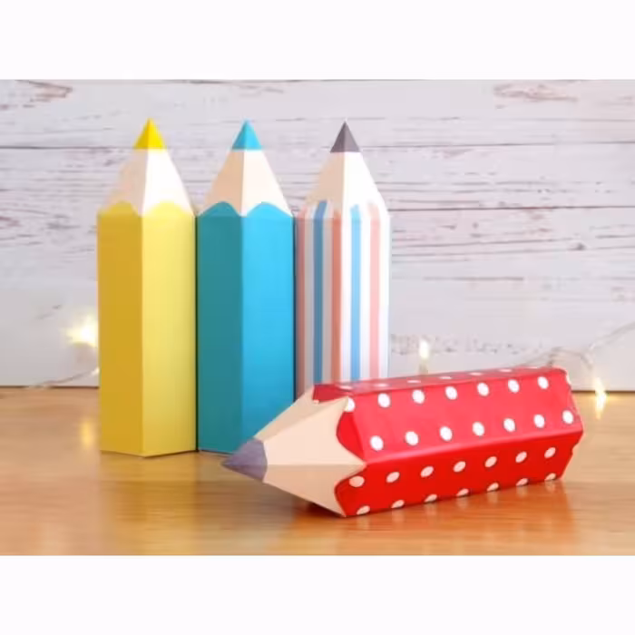 استند سه بعدی مدادرنگی دستسازه از سری کارهای مدرسه