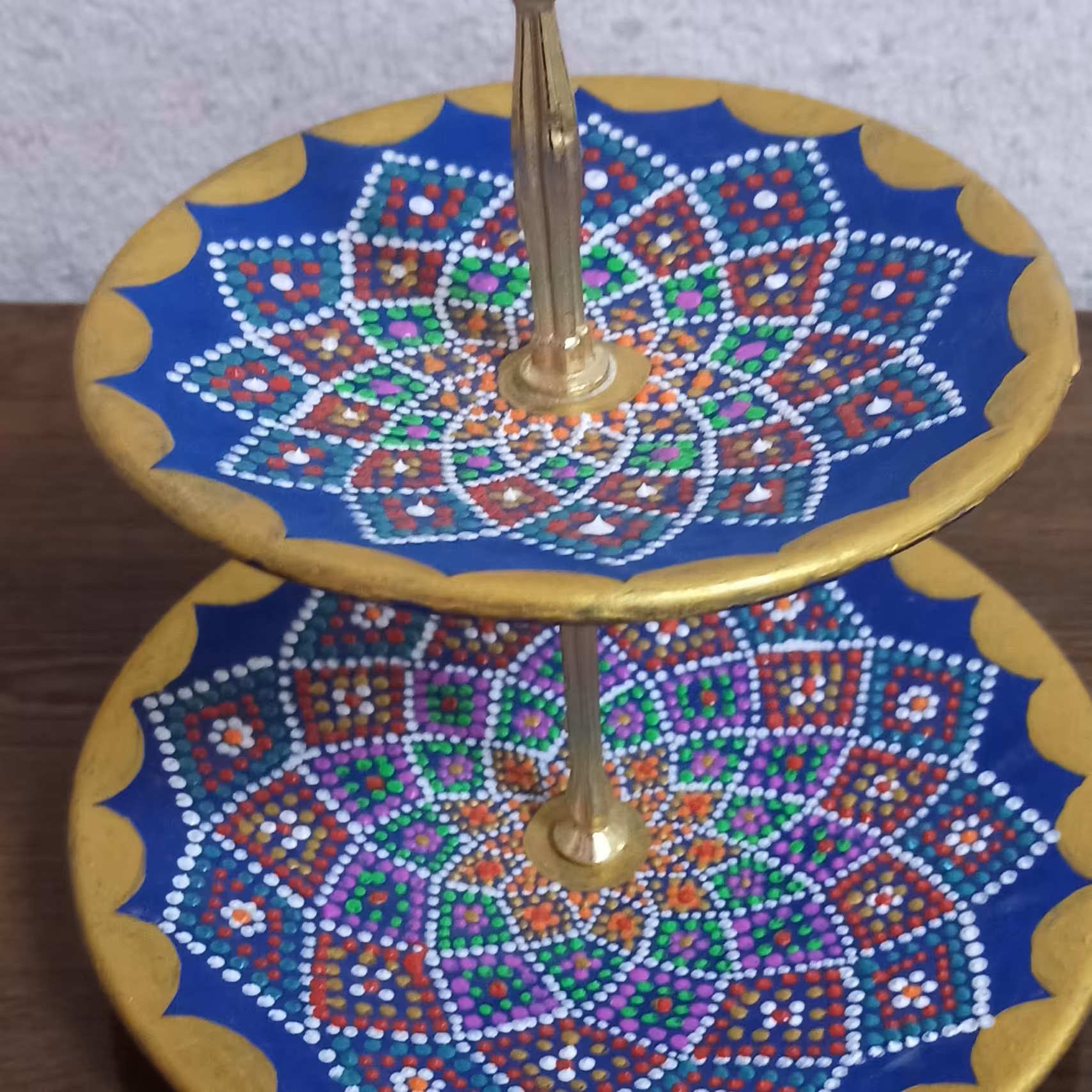 شیرینی خوری دوطبقه نقطه کوب