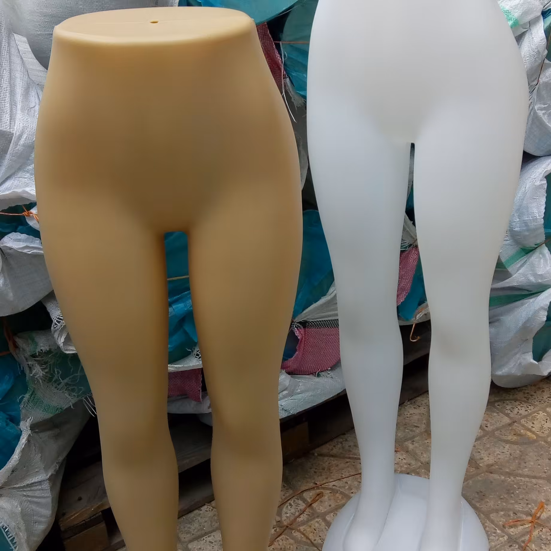 مانکن شلوار زنانه جنیفیری