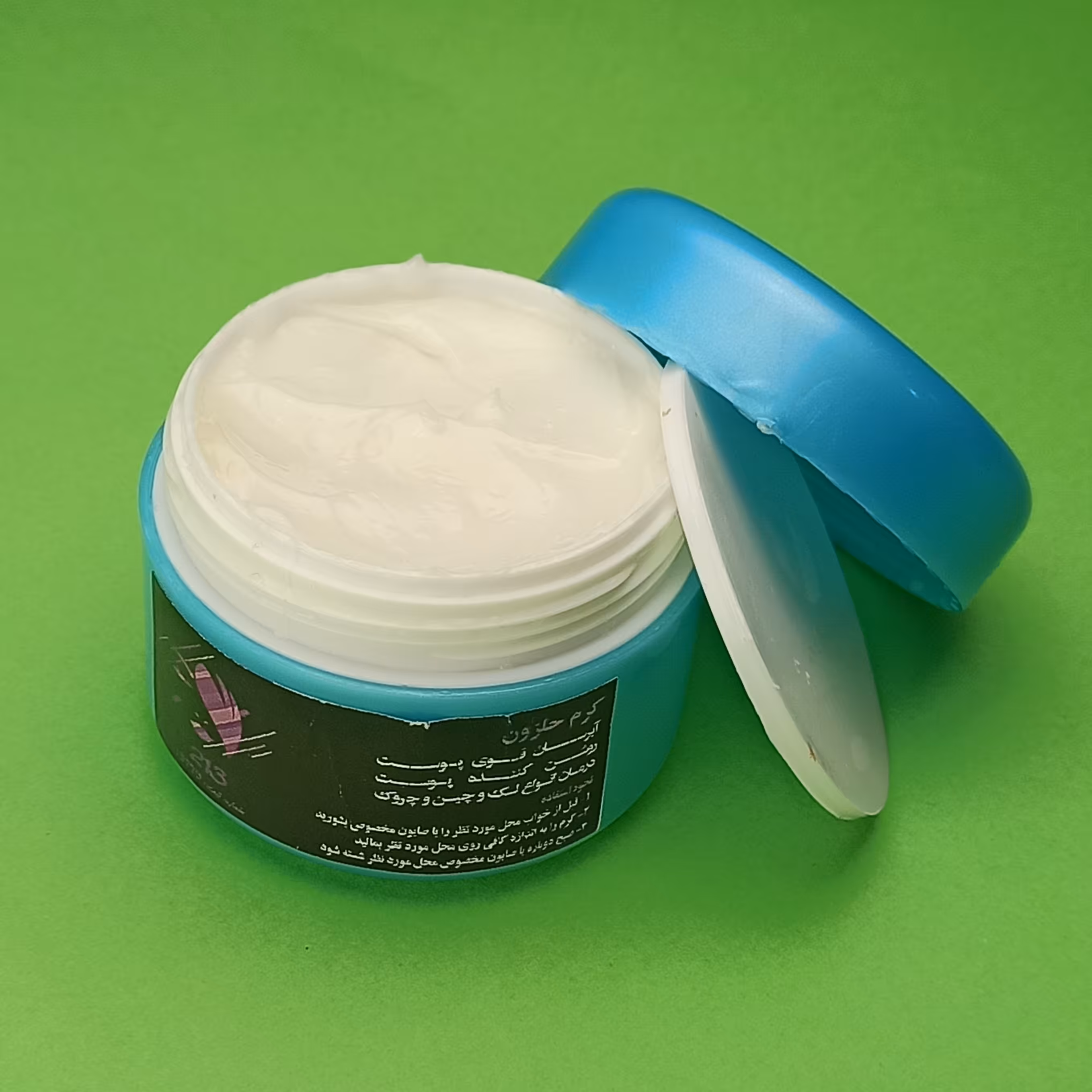 کرم حلزون 213 با وزن 30 گرم مناسب برای تمام مشکلات پوستی