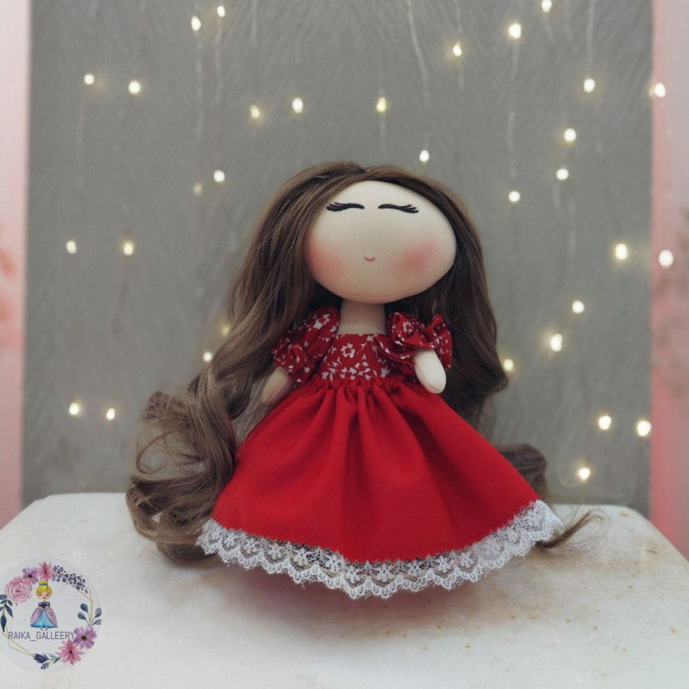 عروسک پارچه ای دستها متحرک همراه با پایه نگهدارنده