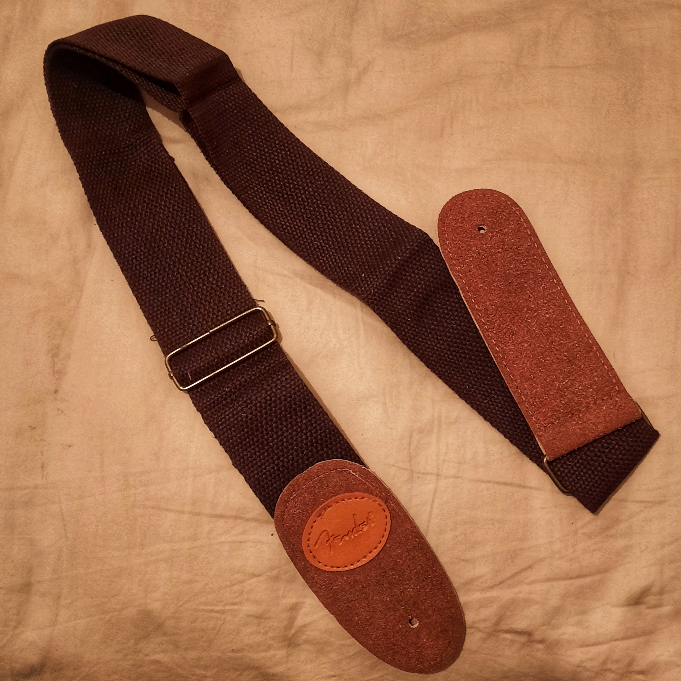 استرپ گیتار fender