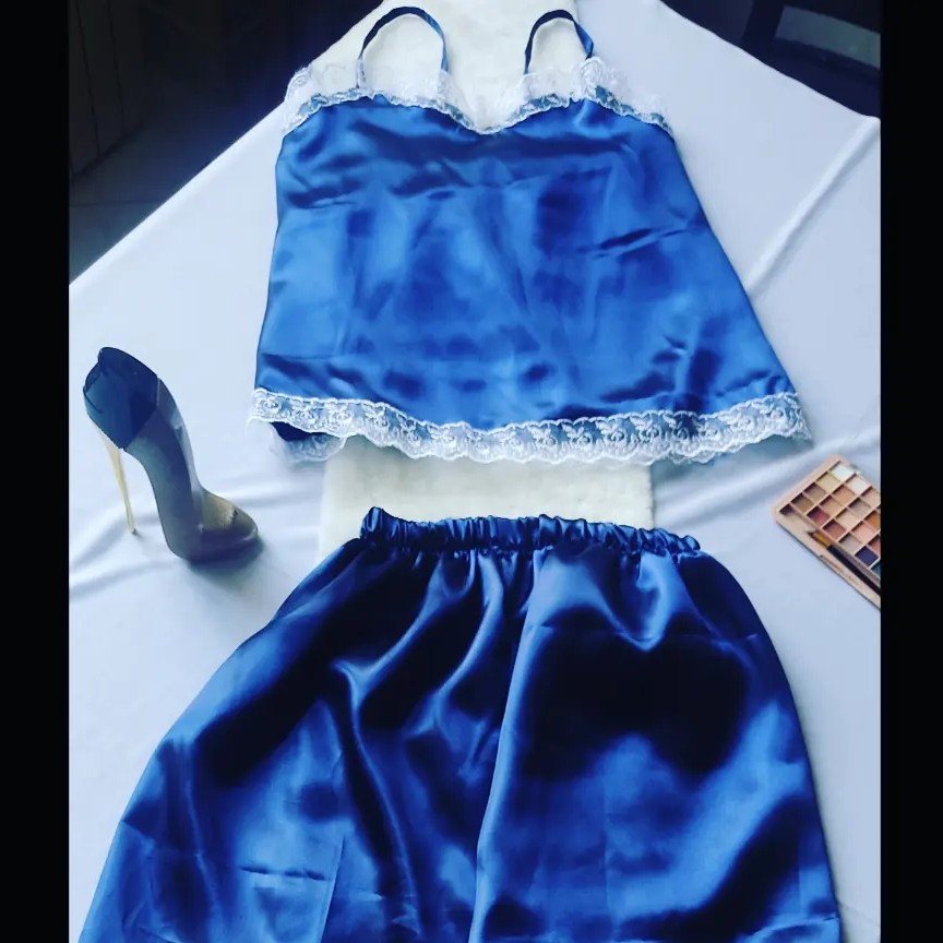 تاپ و شلوارک زنانه ساتن تور دوزی شده