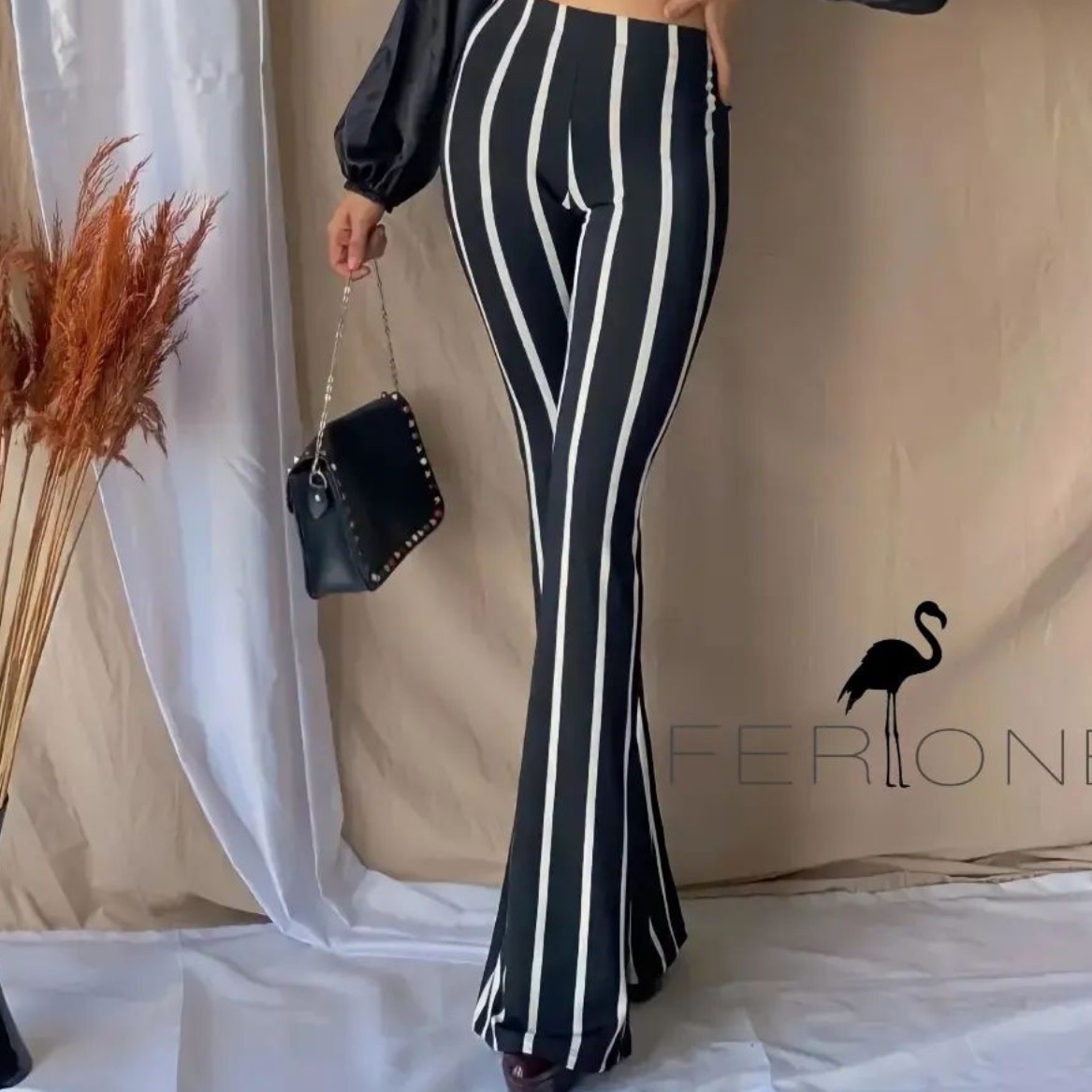 شلوار دمپا بوتکات ترک وارداتی با طرح راه راه در 2 سایز S و M با کیفیت بسیار عالی