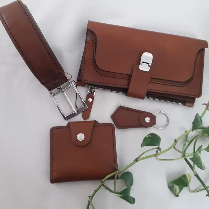 ست کیف دستی و جاکارتی و کمربند چرمی