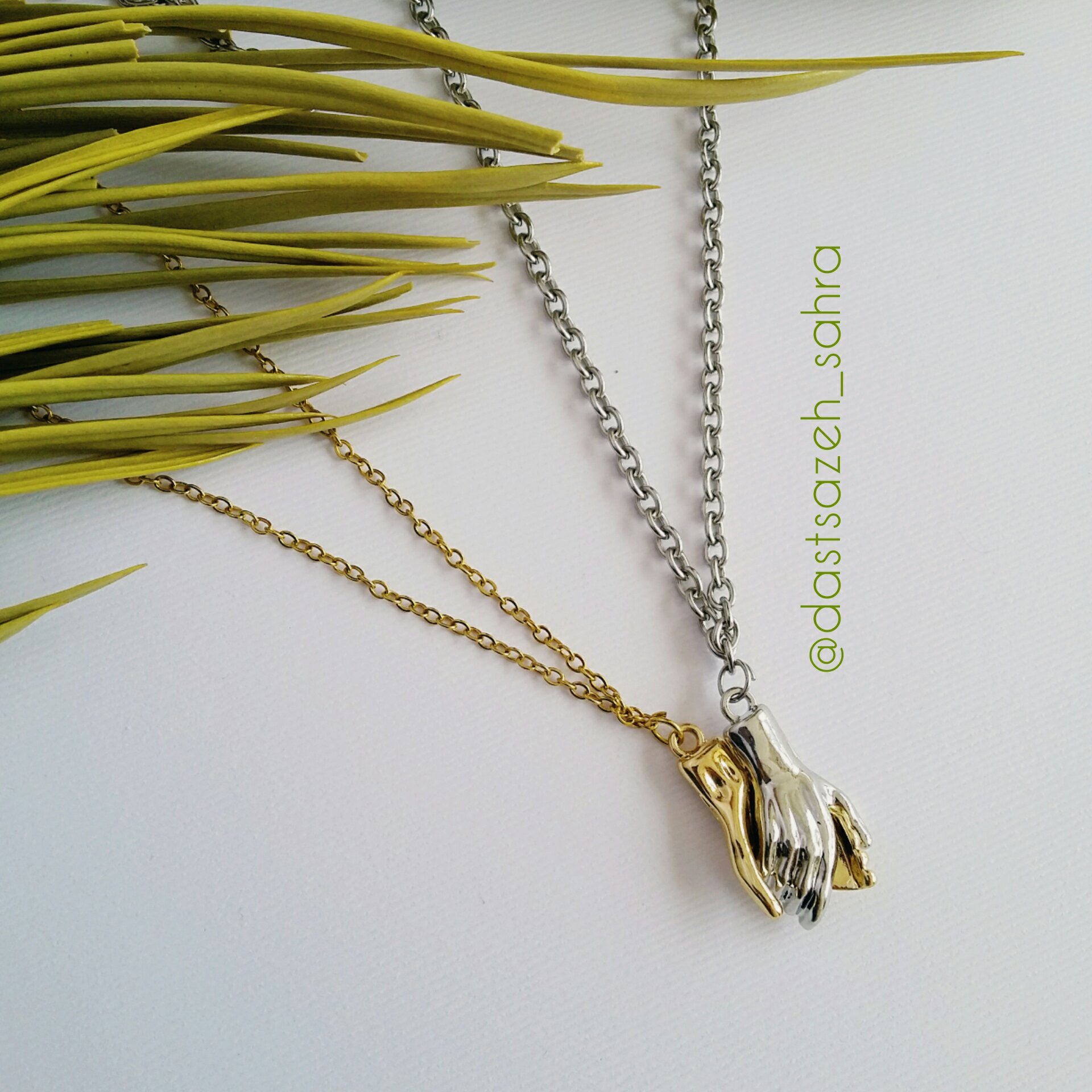 گردنبند مگنتی استیل ست دوستی با مگنت دست استیل نقره ای و طلایی رنگ ثابت