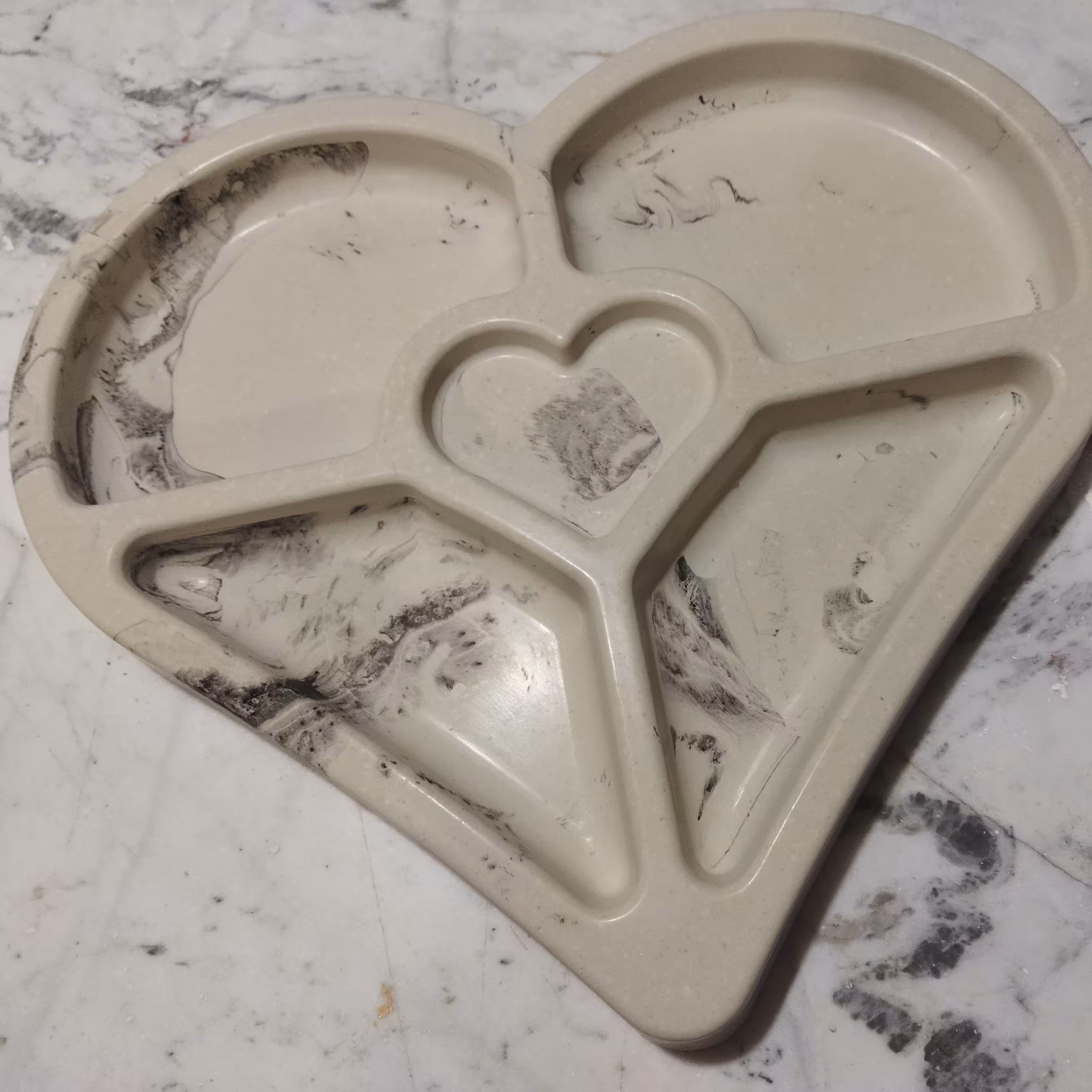 اردوخوری طرح قلب سنگ مصنوعی پلیمری