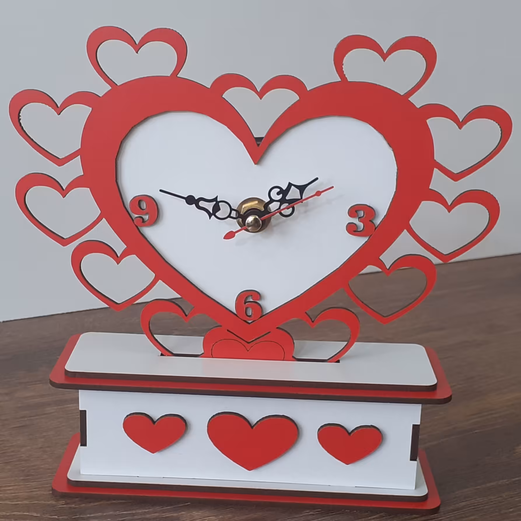 ساعت رو میزی طرح قلب