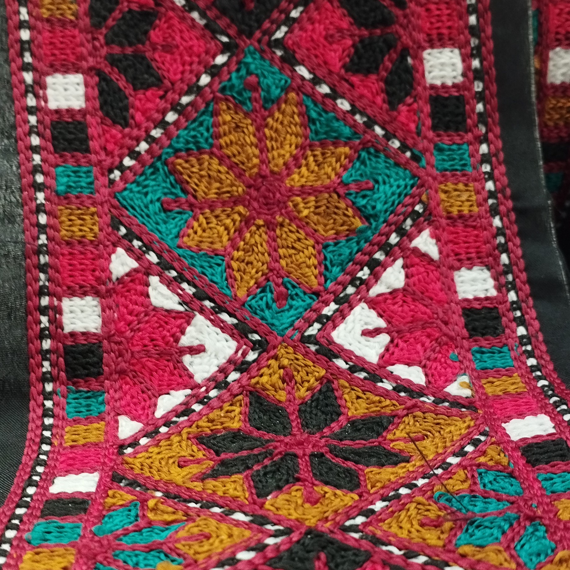 نوار  (یراق) سنتی بلوچی دوزی کاموا بافت نقش برجسته کد 4