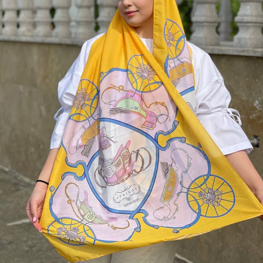 شال رنگ زرد و صورتی طرح مد روز جنس نخ عالی ارسال با پست پیشتاز ri132