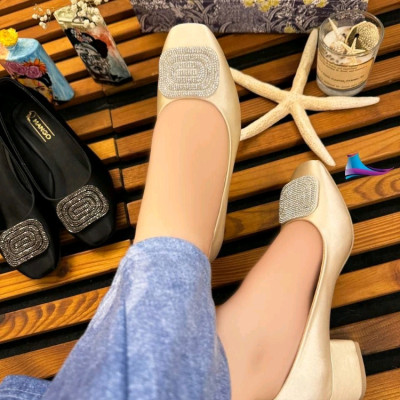 کفش پاشنه دار زنانه مجلسی.