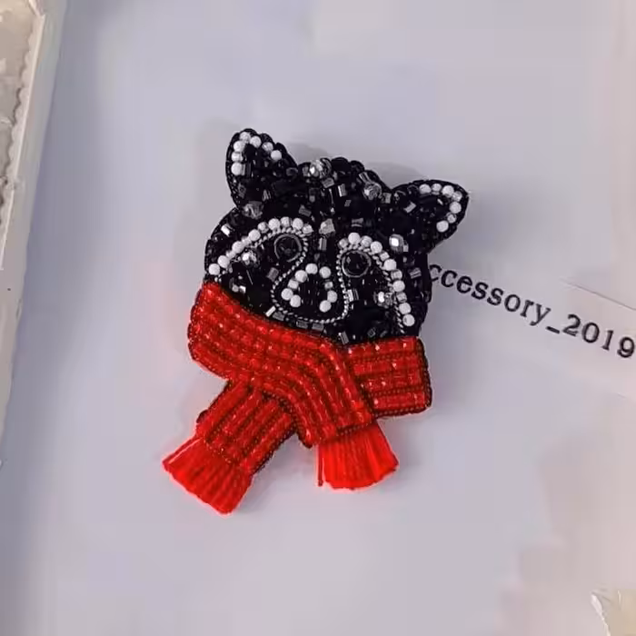 سنجاق سینه جواهردوزی راکون زیبا و دوست داشتنی