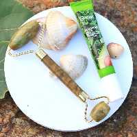 ماساژور صورت جید رولر سنگ یشم JADE ROLLER