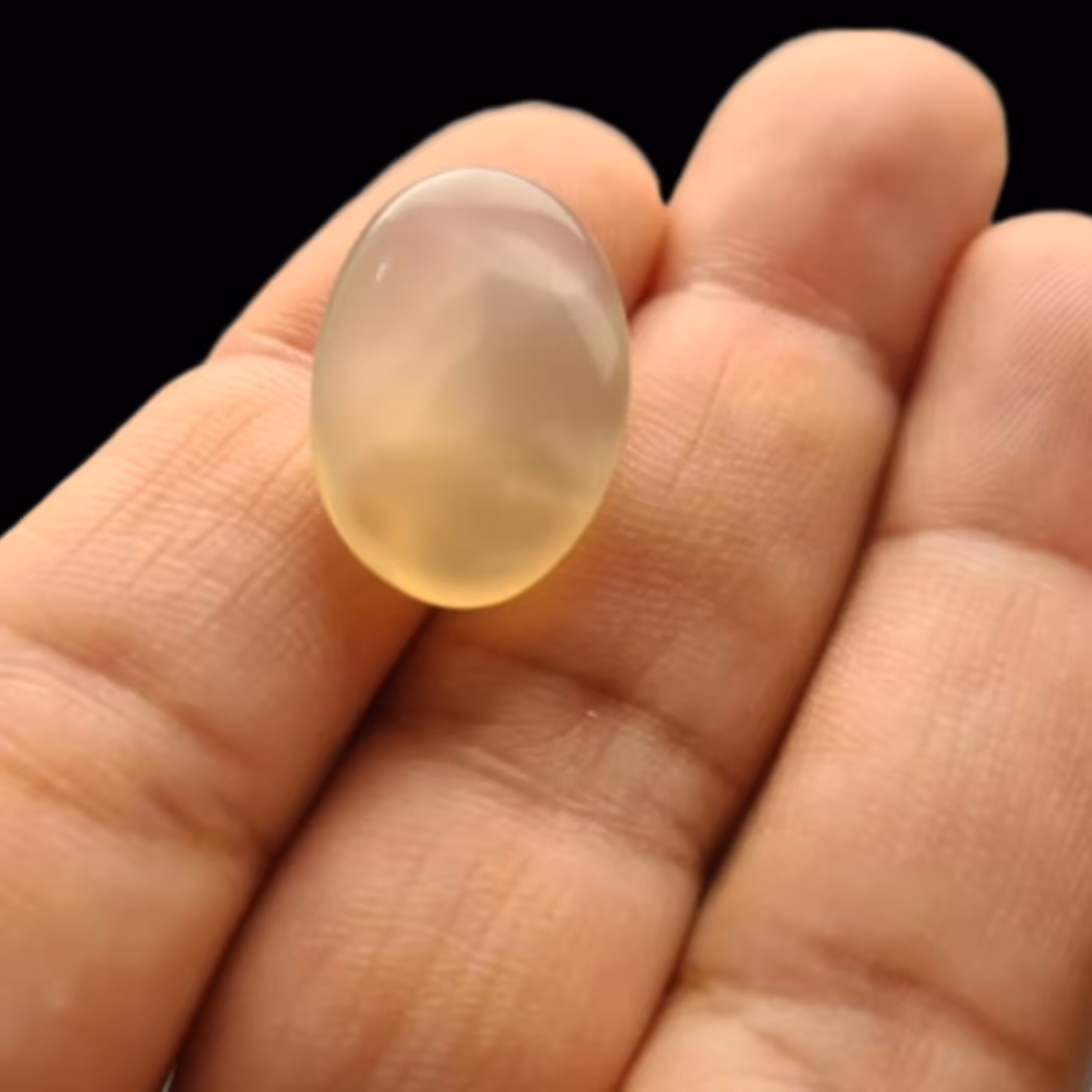 سنگ عقیق سفید یمانی
بسیار کمیاب وخاص