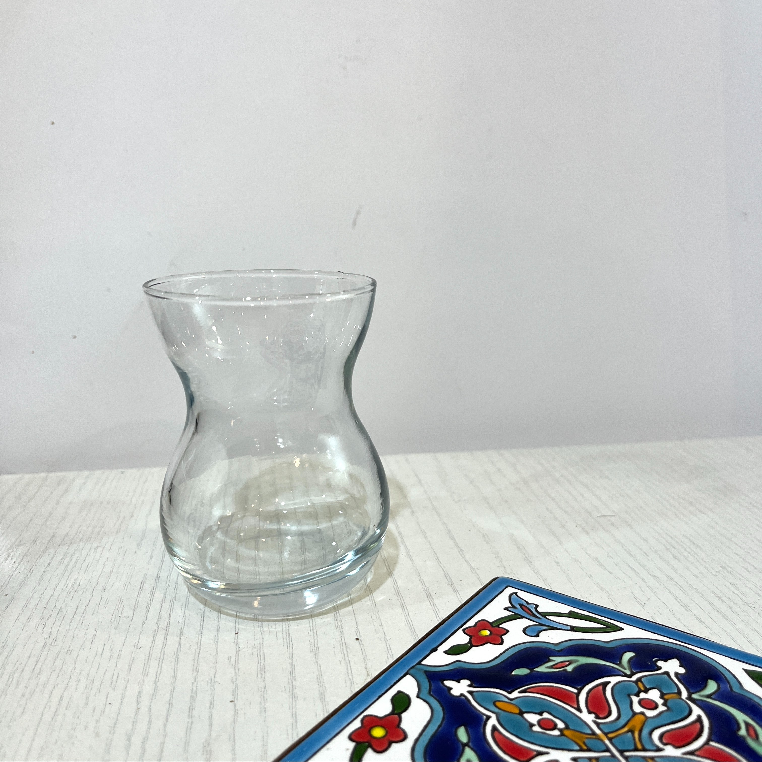 گورد استکان یا ظرف مخصوص دم آوری و مصرف چای یربا ماته -  شیشه ای کمر باریک