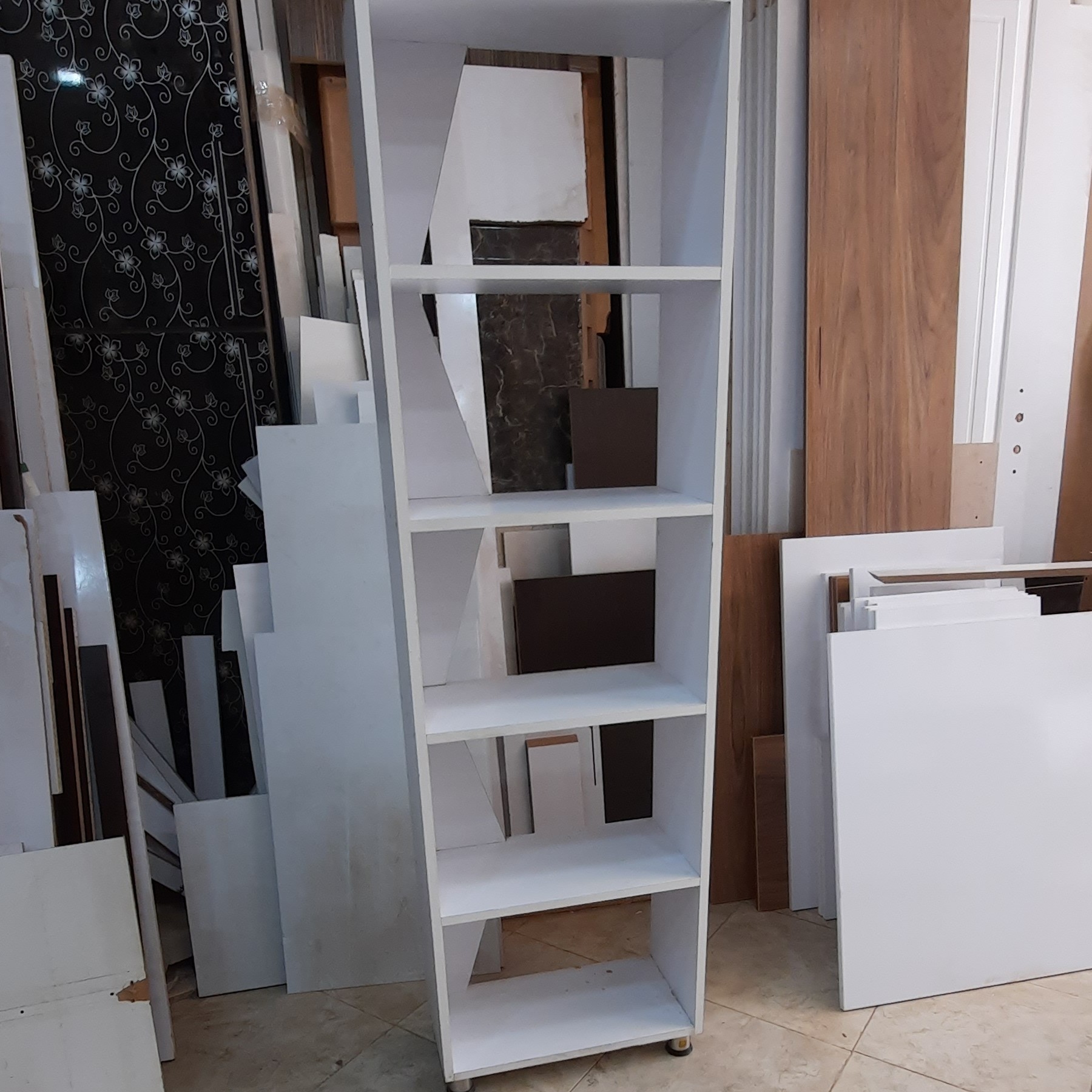 کتابخانه طرح زیگزاگ ( هزینه ارسال با مشتری است و موقع تحویل دریافت میشود )