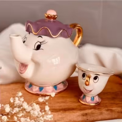 قوری و فنجون دیو و دلبر