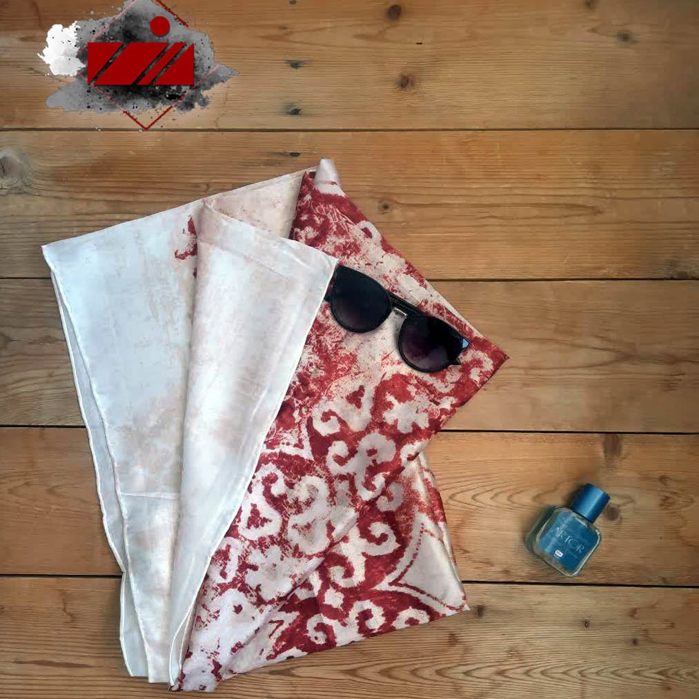 روسری ابریشم قرمز