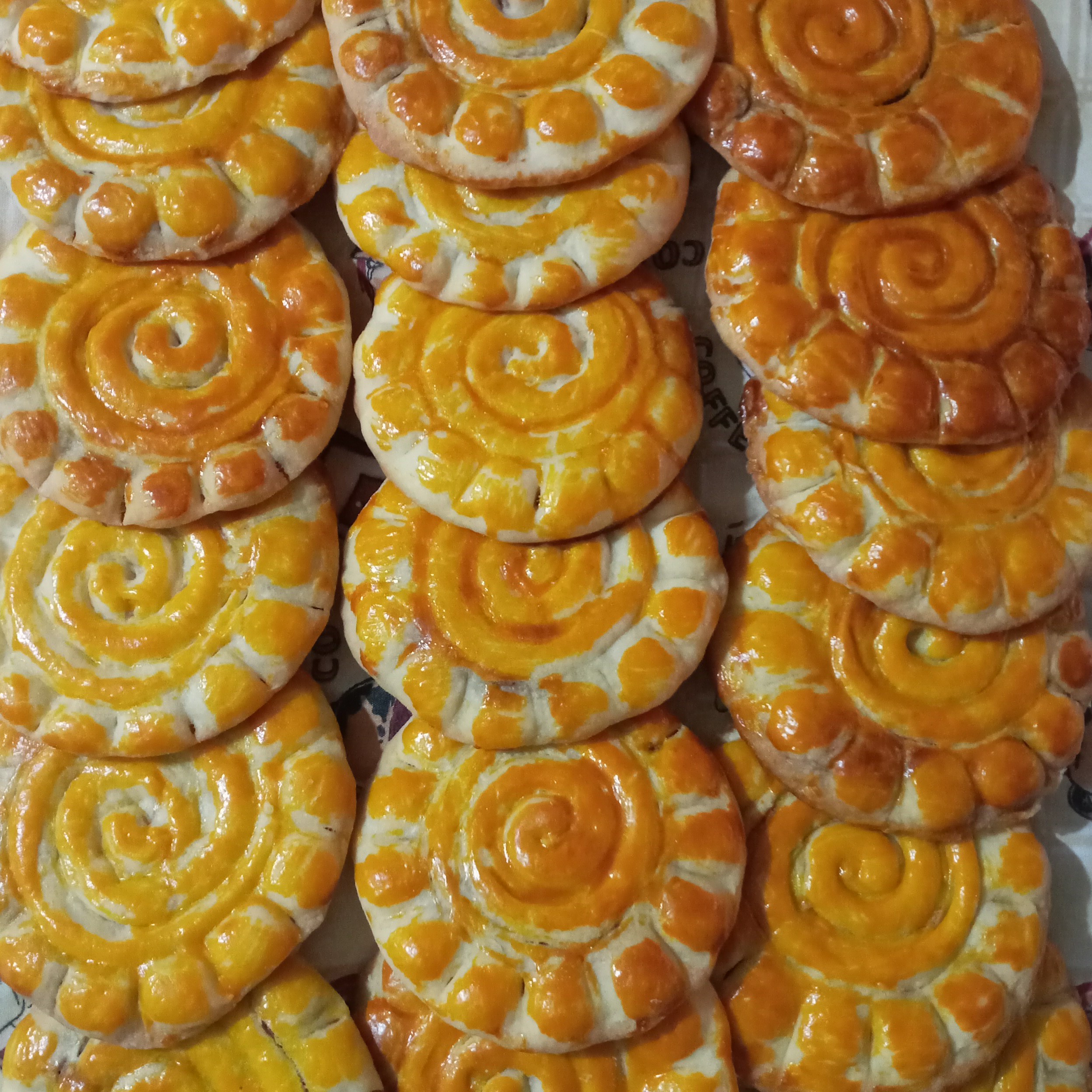 کلوچه خرمایی تازه خونگی بسته های 6عددی (هزینه ی ارسال پس کرایه)