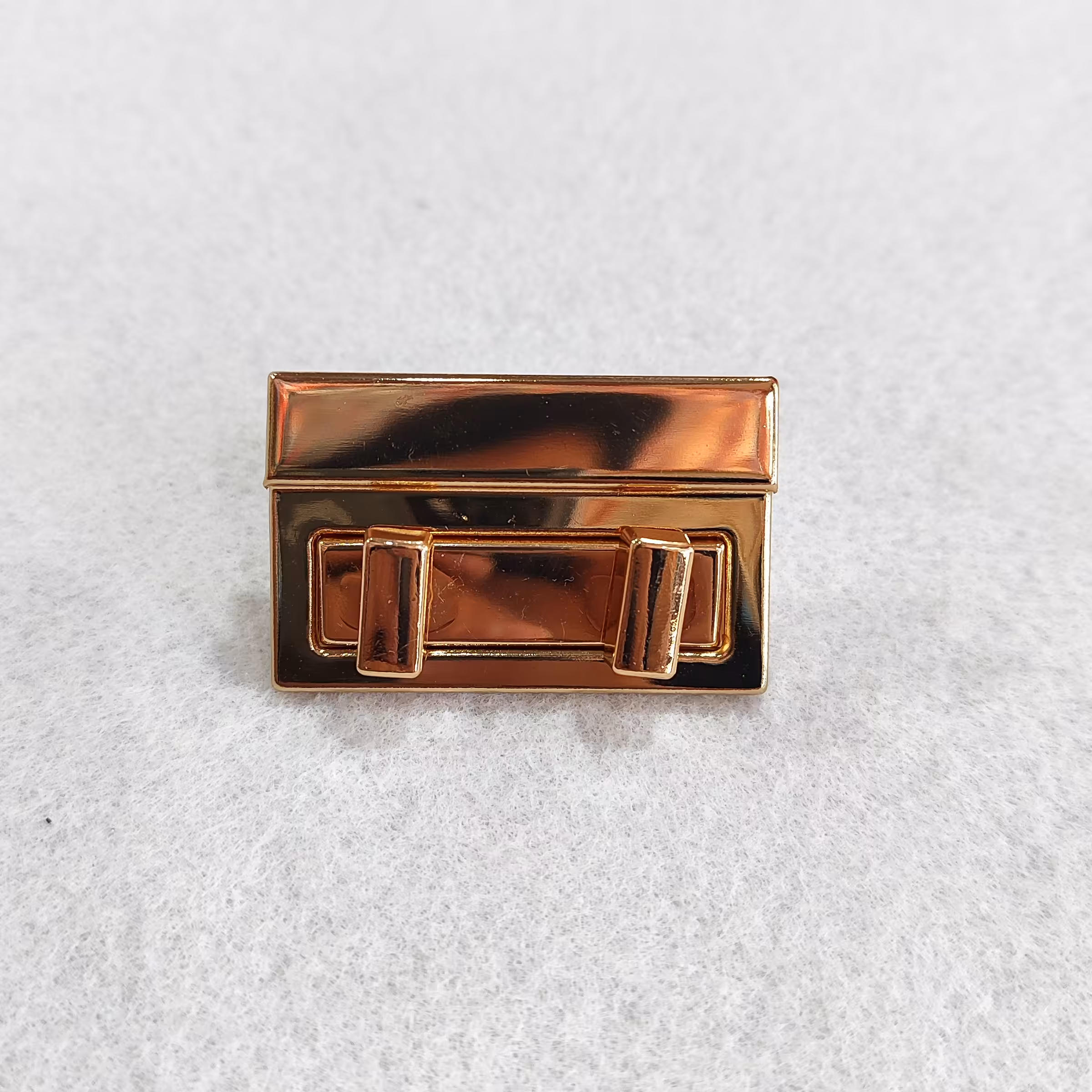 قفل دوپیچش طلایی لایت