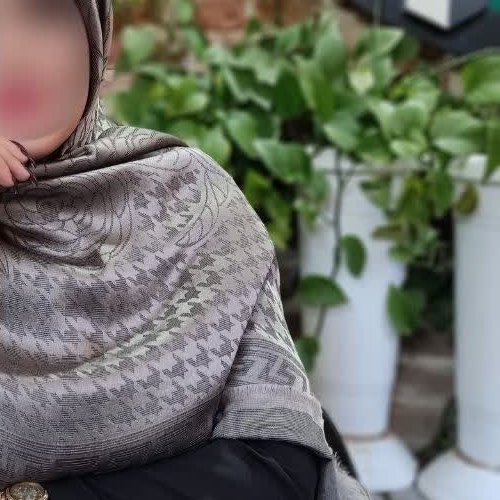 روسری نخ ابریشم ژاکارد دو رو لمه دار ریشه پرزی کیفیت بی نظیر و متفاوت سُر نمیباشد قواره:140