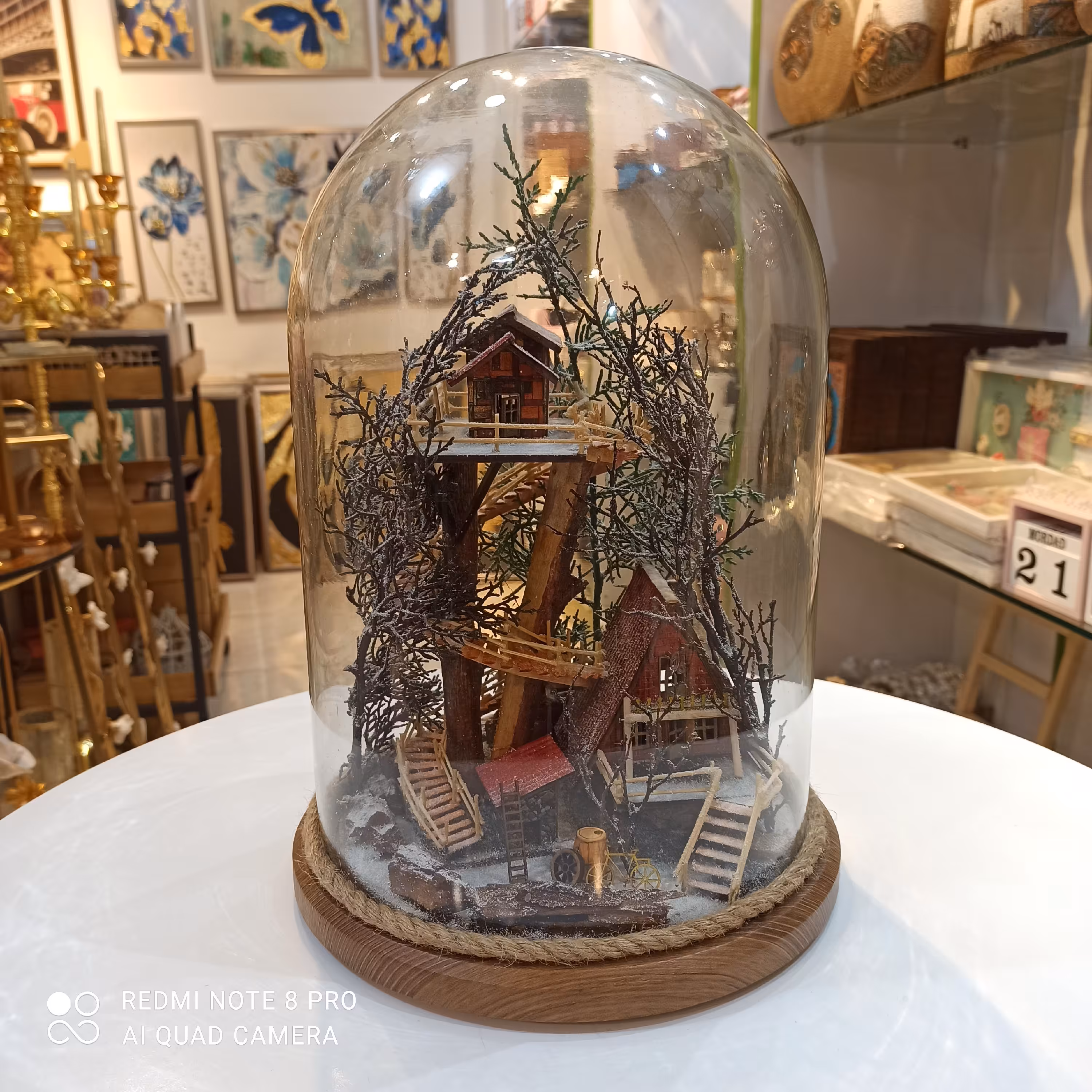 آباژور  ماکت خانه جنگلی گوی دکوری وتزئینی  تندیس دکوری وتزیینی کد2