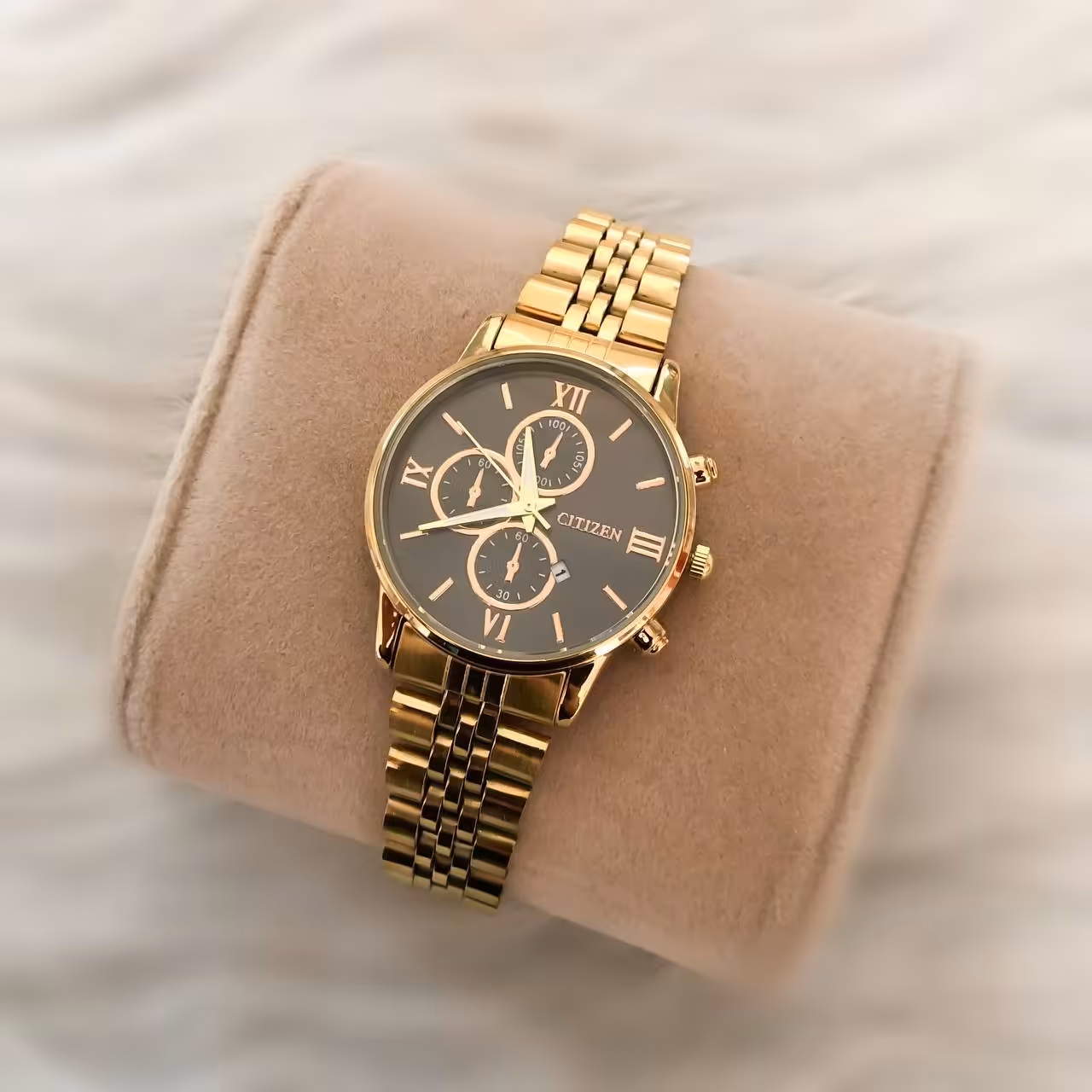 ساعت مچی زنانه سیتیزن طلایی طرح سه موتوره