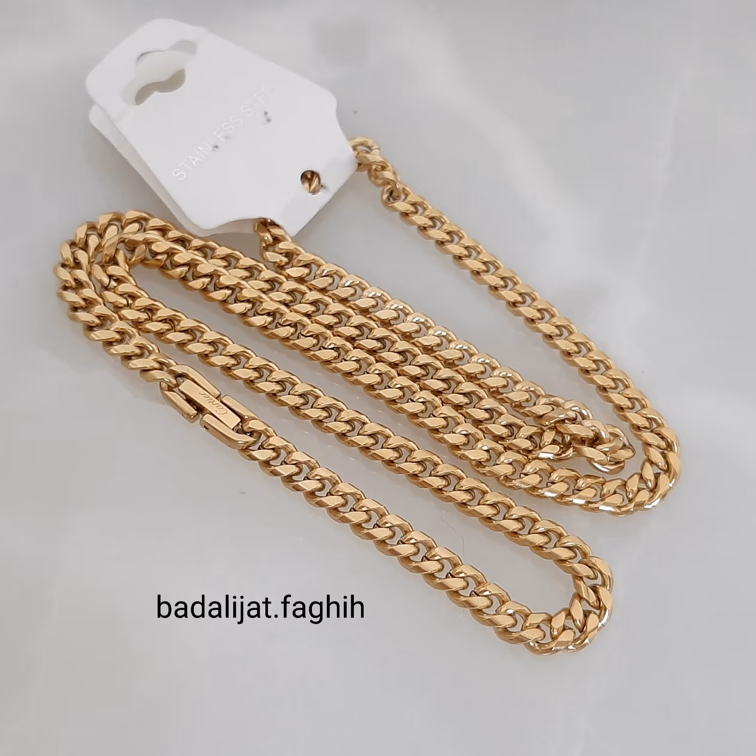 زنجیر کارتیر مردونه حک خورده قفل کتابی استیل بسیار با کیفیت و کاملا رنگ ثابت و آبکاری طلا شده 