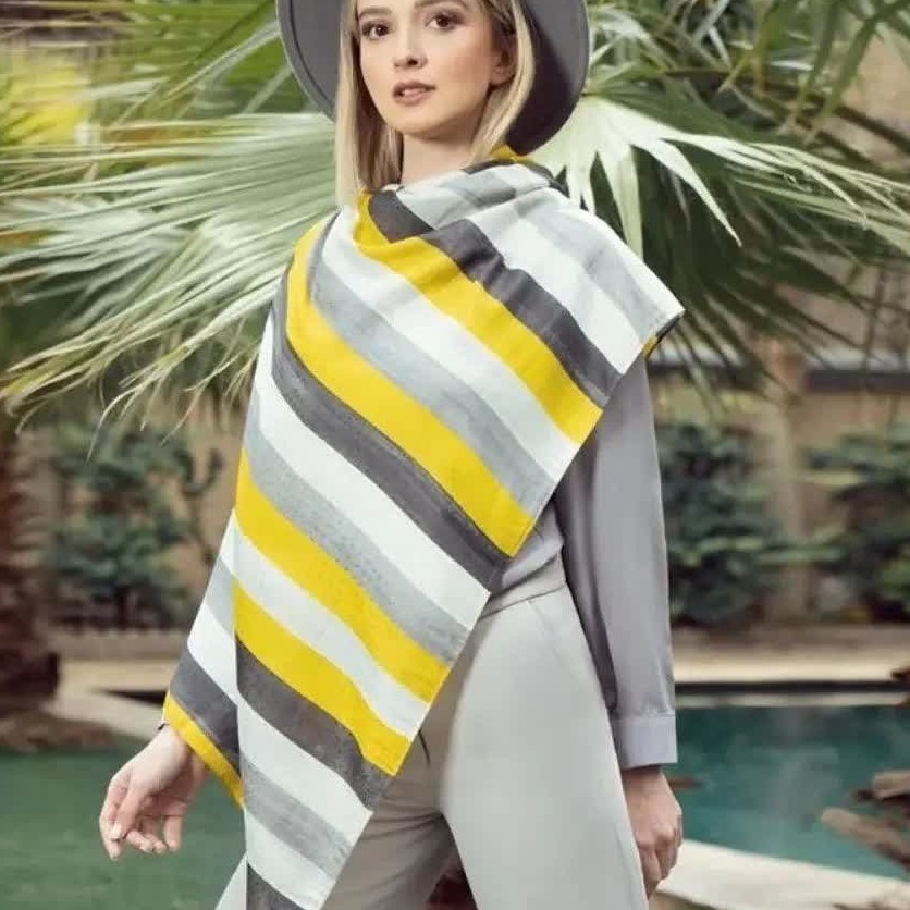 شال نخی بهاره منگوله دار
