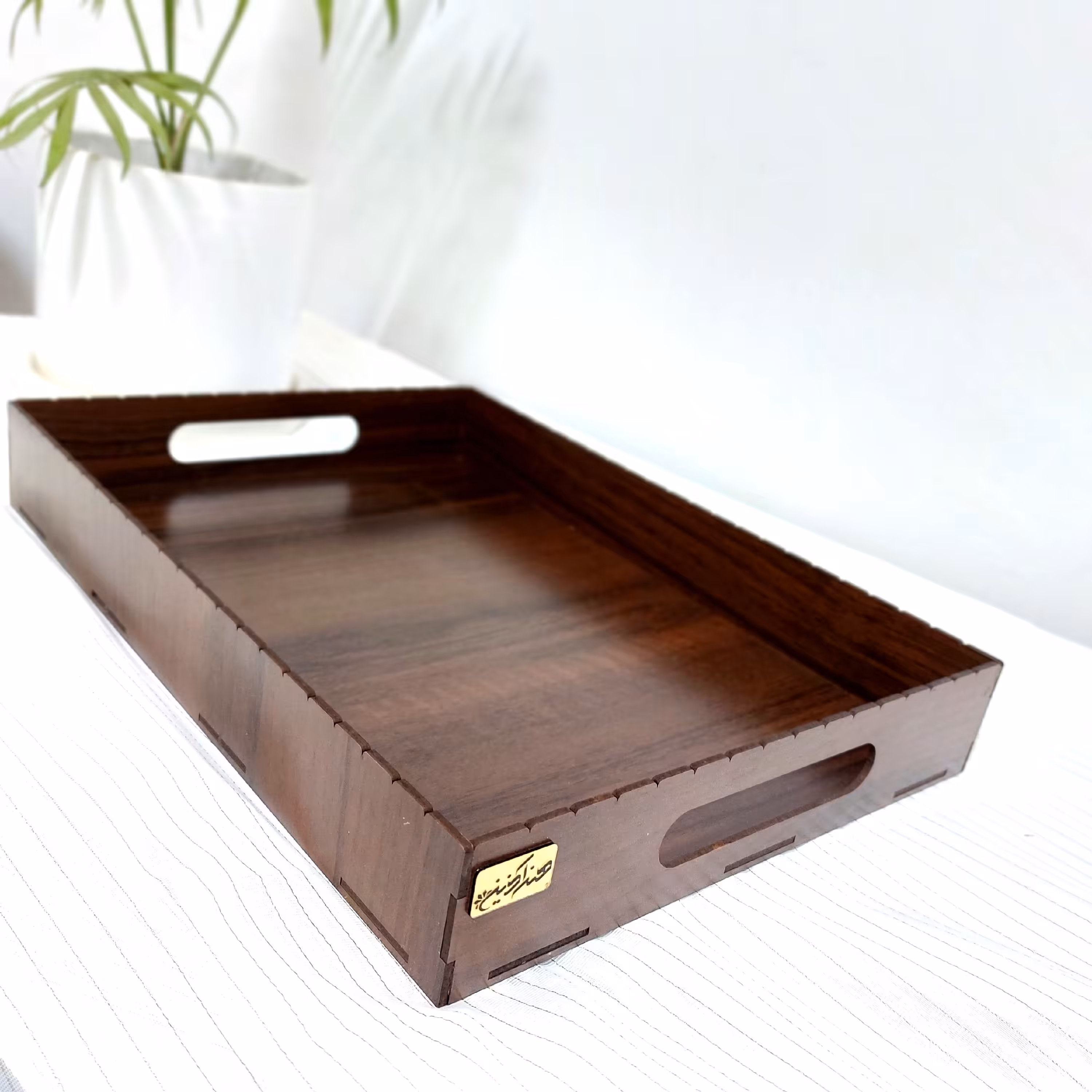 
سینی فینگر فودسایز 40در30 وارتفاع5سانت ام دی اف در جه 1رنگ گردویی تیره