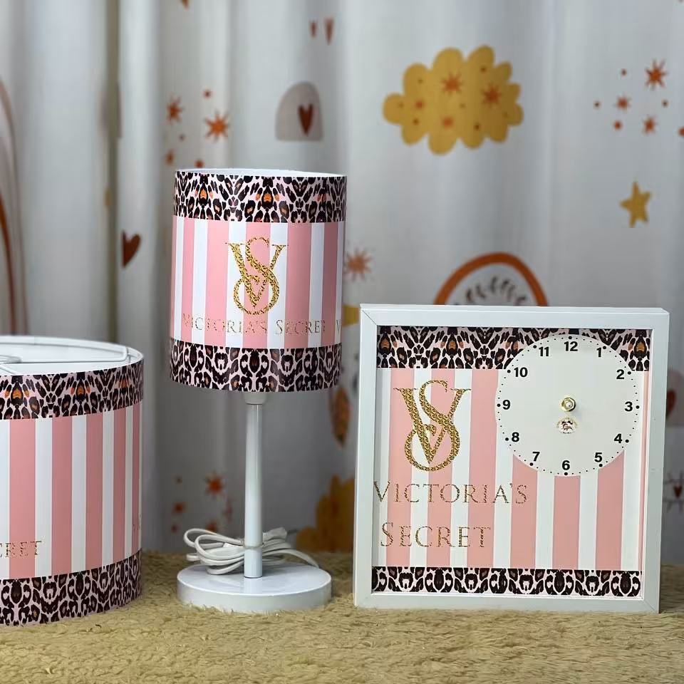 آباژور.لوستر و ساعت چاپی اتاق کودک کیفیت تضمینی (پسکرایه)