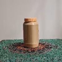 ارده کنجد بزرگ،  رنگ روشن و شیرین ، تولید شده از بهترین و شیرین‌ترین کنجد