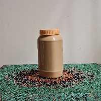 ارده کنجد بزرگ،  رنگ روشن و شیرین ، تولید شده از بهترین و شیرین‌ترین کنجد