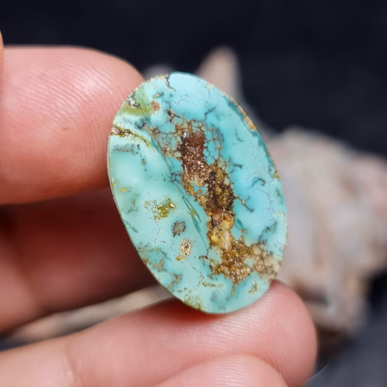  نگین درشت فوق العاده زیبای سنگ صد درصد طبیعی فیروزه اصل نیشابور 
کد  27190
