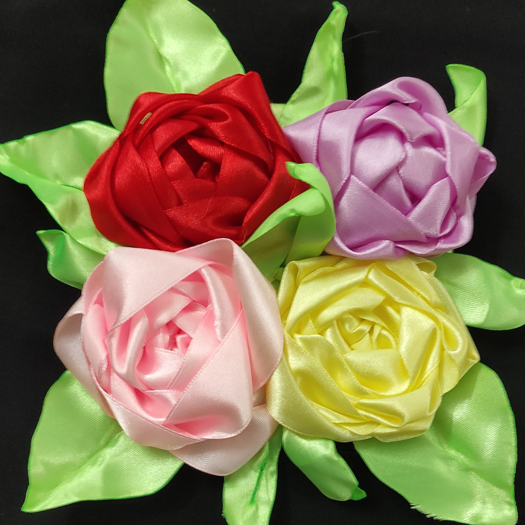 آویز دایره ای گل ساتن