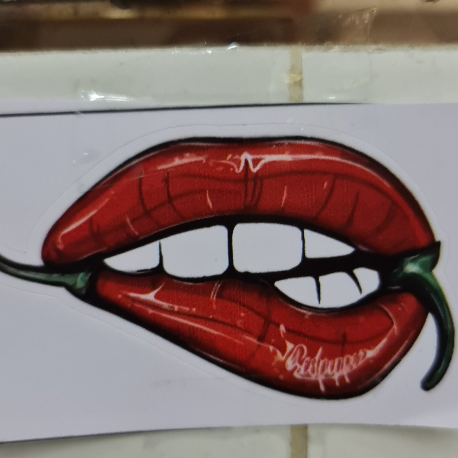 استیکر طرح لب