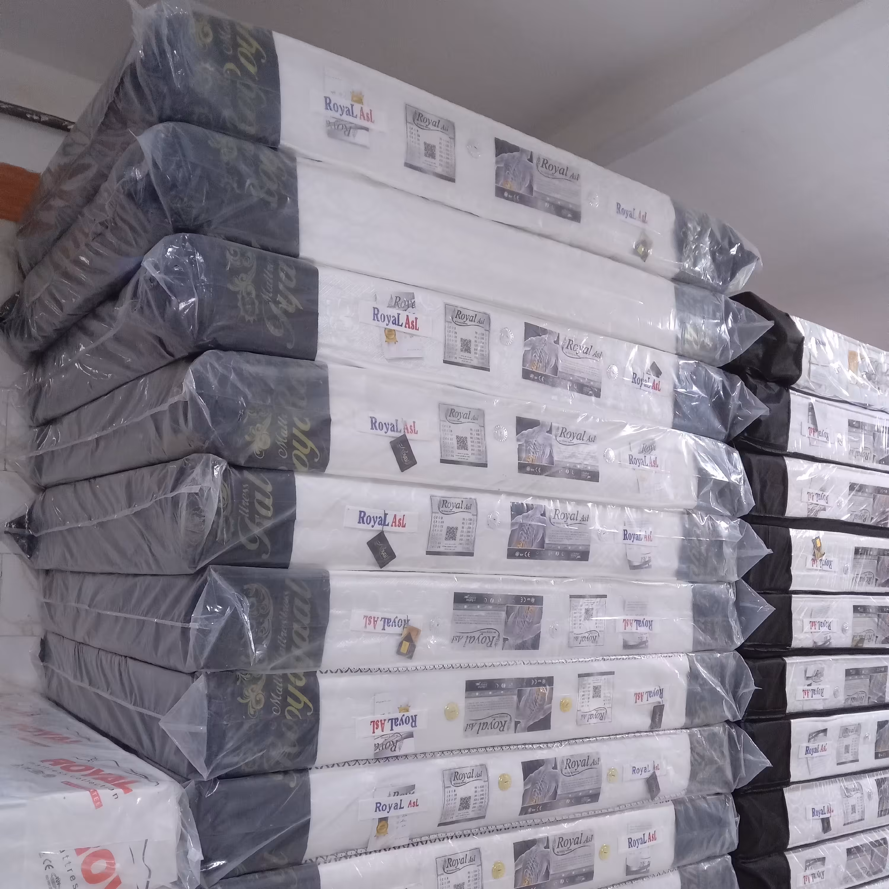 تشک طبی فنری رویال  دو نفره 7 سال گارانتی   پارچه ژاکارد ضد حساسیت  قطر 27 سانت (پس کرایه)