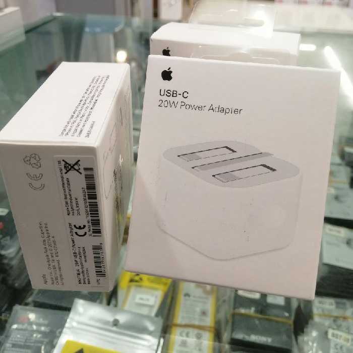 آداپتور 20 وات آیفون اورجینال عرب رنگ سفید ارسال رایگان به تمام ایران 