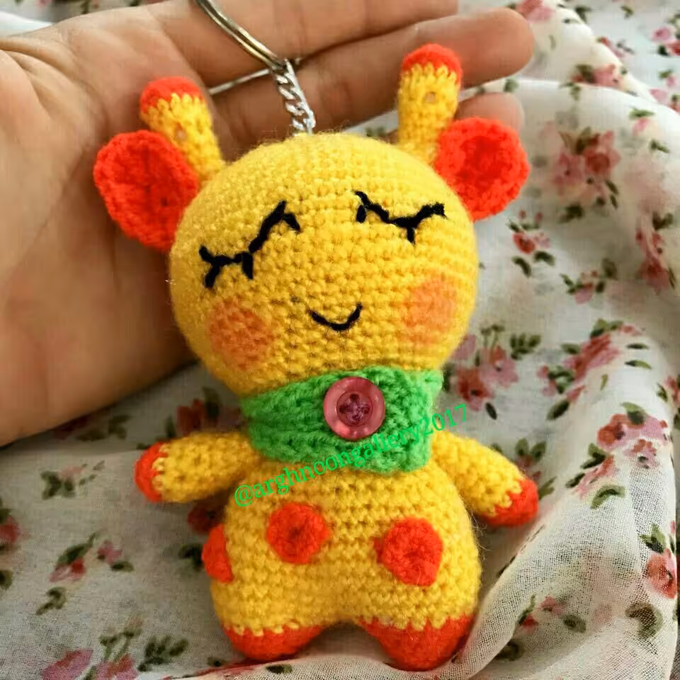 آویز کلید زرافه دستبافت