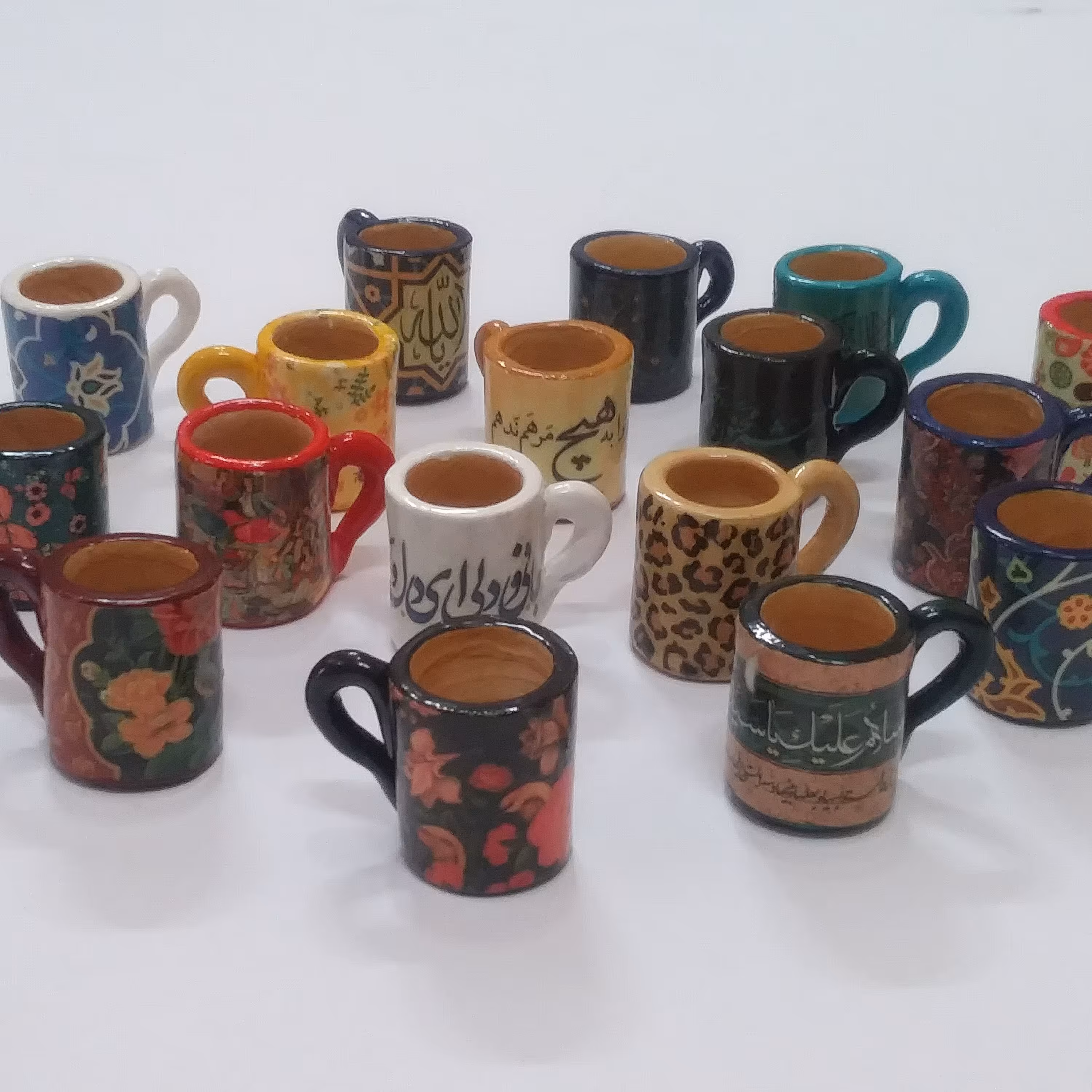 سر کلیدی وآویز ماگ مینیاتوری با طرح های مختلف سفالی 