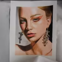  نقاشی چهره دختر  با مدادرنگی 