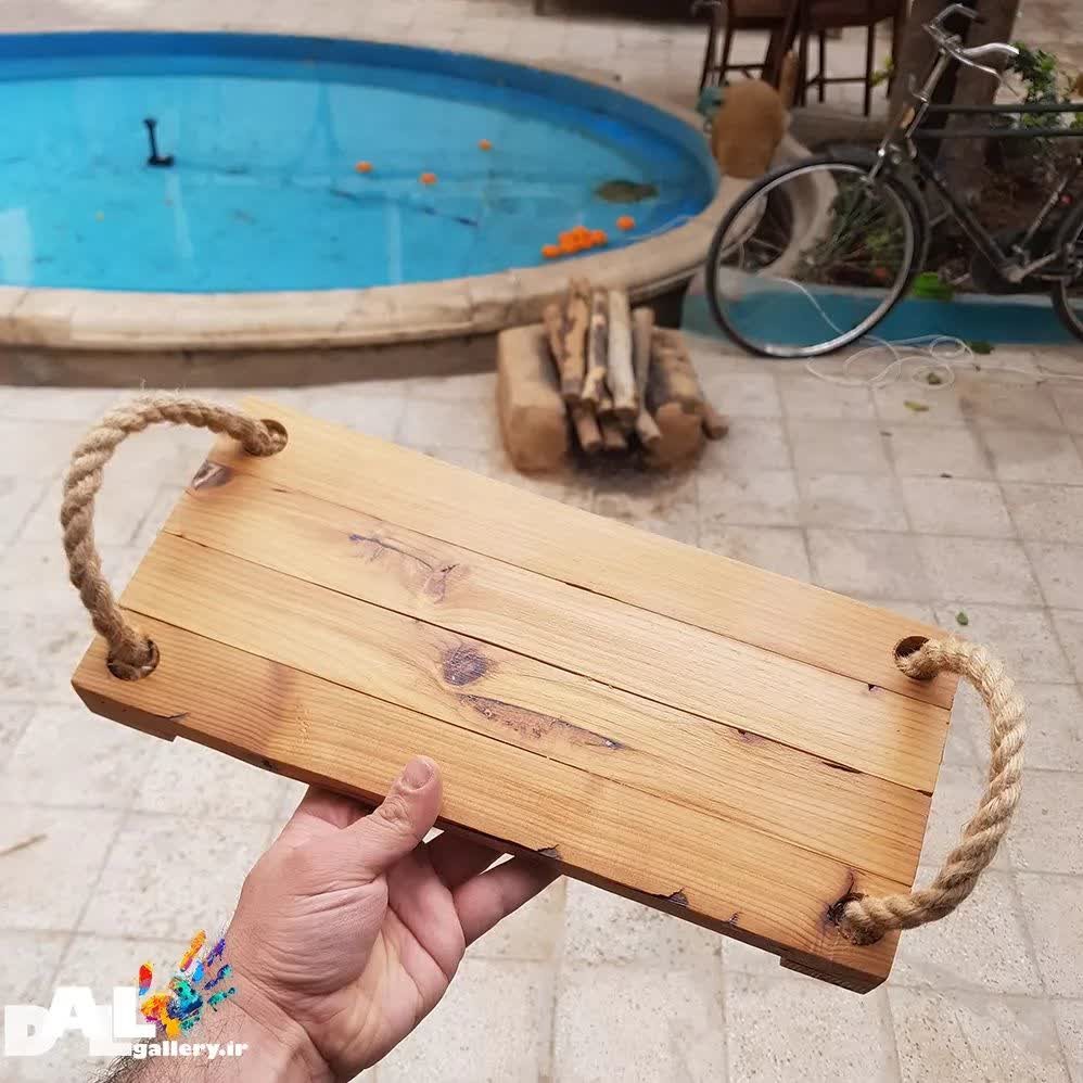 سینی چوبی متوسط با دسته کنفی از بالا